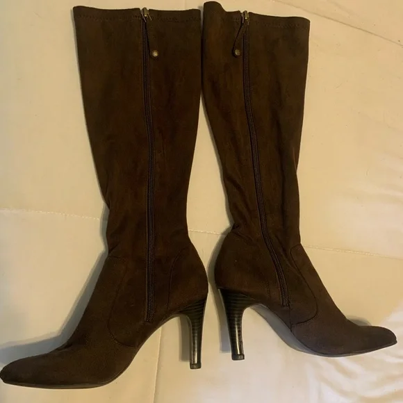 COPY - Brown sued heeled boots - Picture 1 of 4
